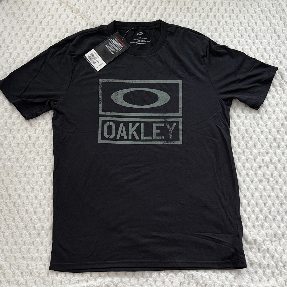 Oakley Shirt-Authentic-NWT